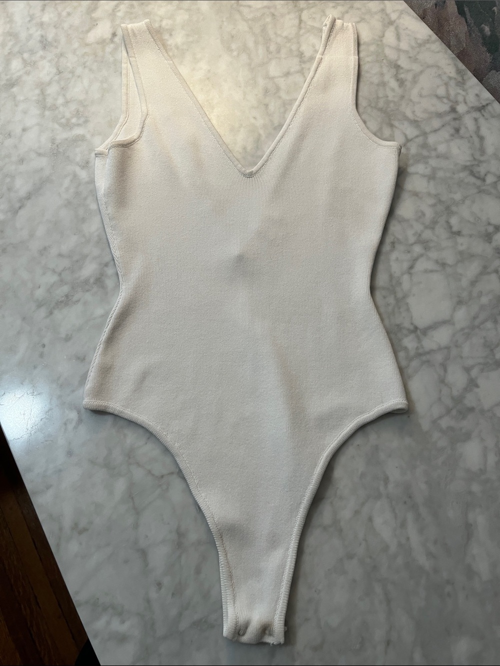 superdown Cream V-Neck Ribbed Bodysuit